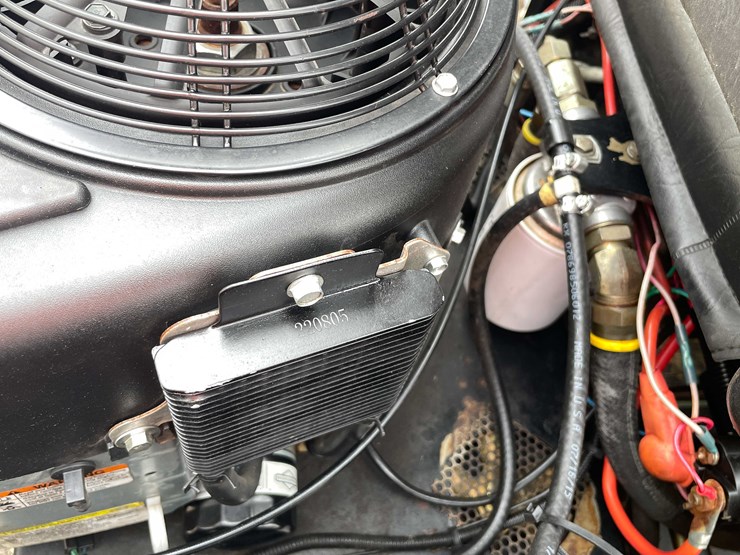 cub-cadet-tank-m72-image-25