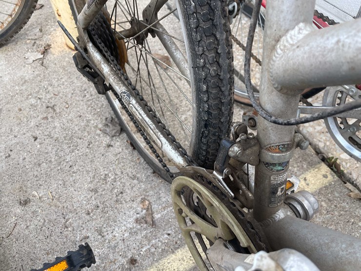 #7074-•-(4)-bikes-(o4)-image-17