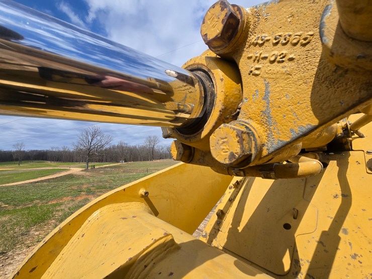 2005-caterpillar-953c-image-97