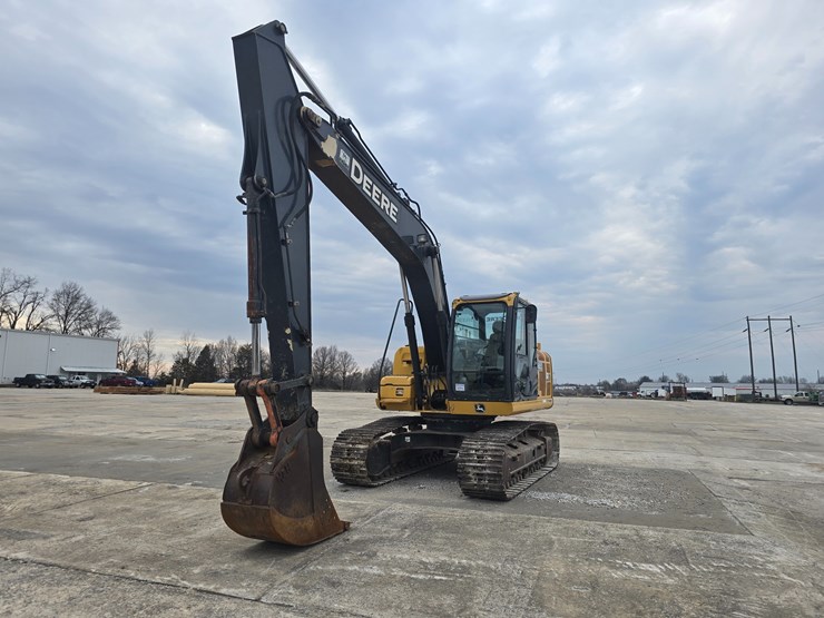 2014-deere-160g-lc-image-1