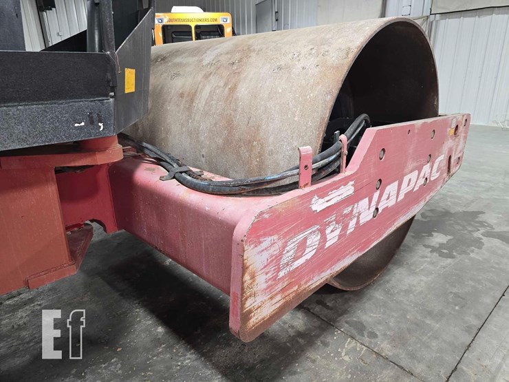 2012-dynapac-ca250d-image-11