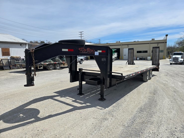 #22628-•-2005-bales-gooseneck-trailer-image-2