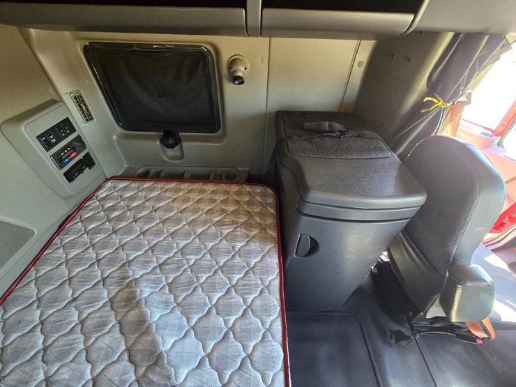 2014-international-prostar-image-73