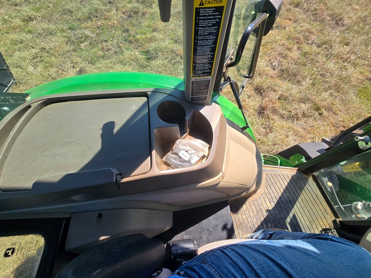 2019-john-deere-5100e-image-47