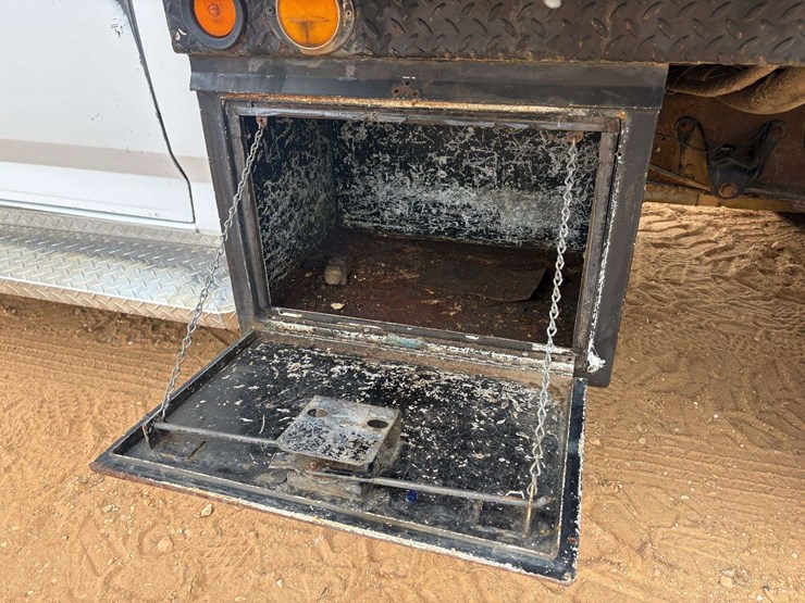 1996-ford-f350-image-18