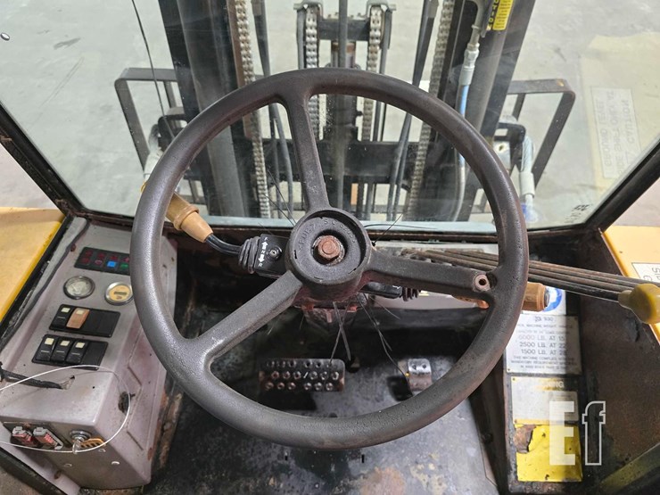 2008-jcb-930-image-12