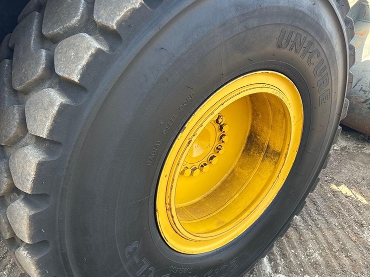 2018-komatsu-wa320-8-image-28