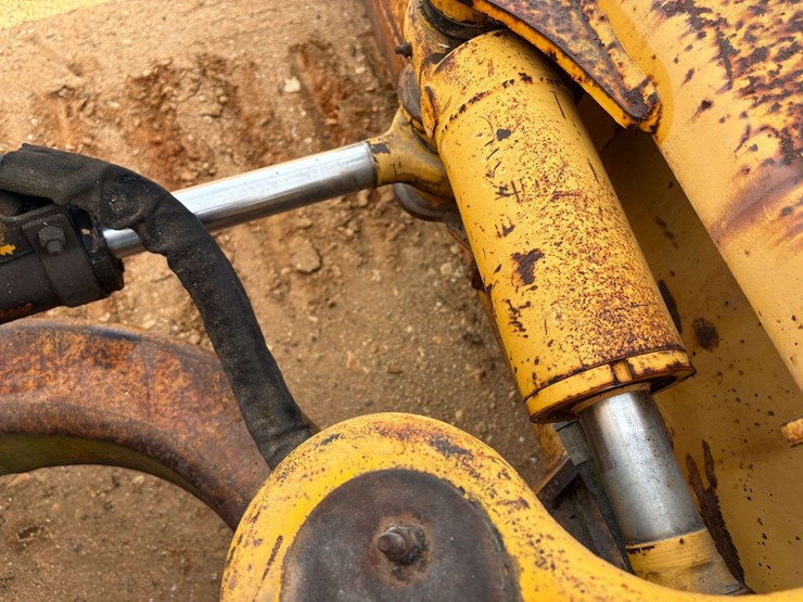 1998-deere-550g-image-19