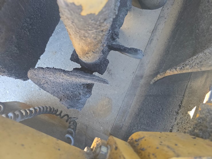 2006-caterpillar-ap-1000d-image-70