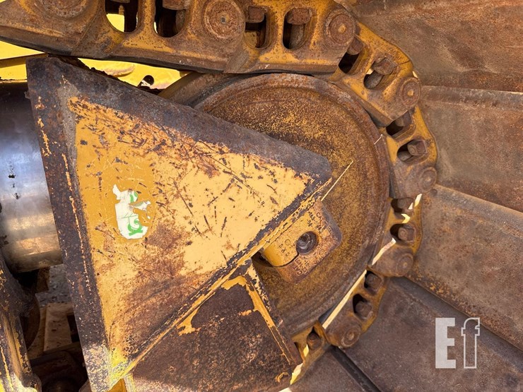 2016-caterpillar-d6t-lgp-image-40