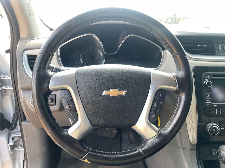 2017-chevrolet-traverse-image-12