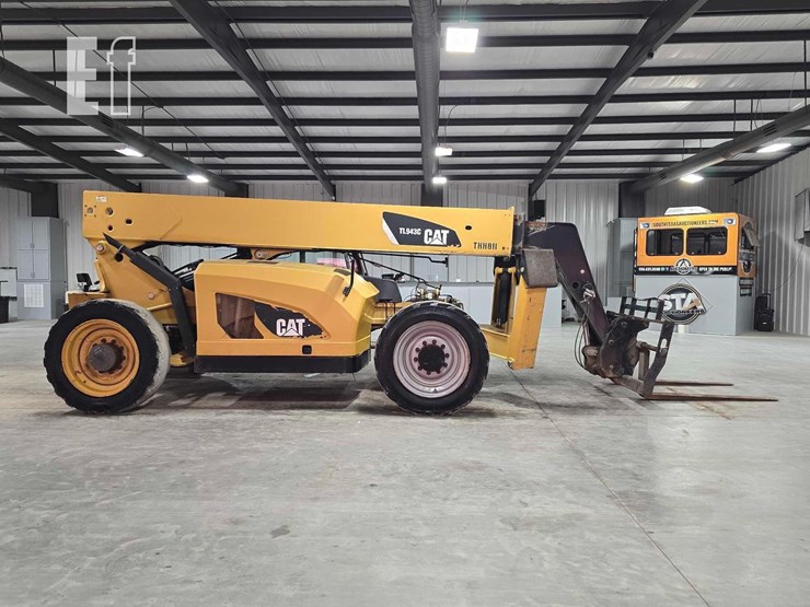 2013-caterpillar-tl943c-image-6
