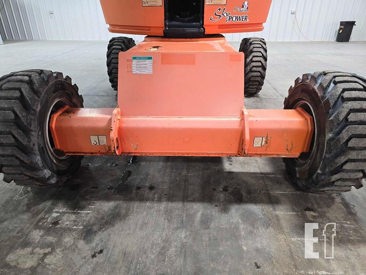 2019-jlg-460sj-image-23
