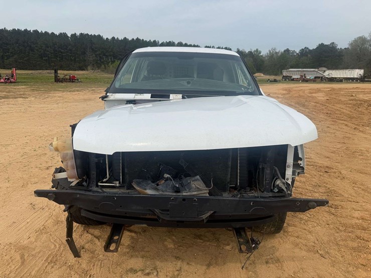 2010-chevrolet-tahoe-image-5