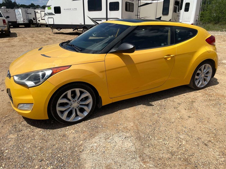 2012-hyundai-veloster-2-door-hatchback-(138,741-miles)-image-1