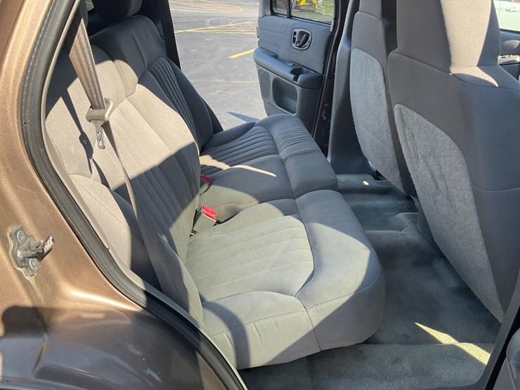 2004-chevrolet-blazer-image-13