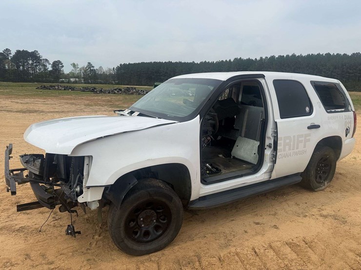2010-chevrolet-tahoe-image-1