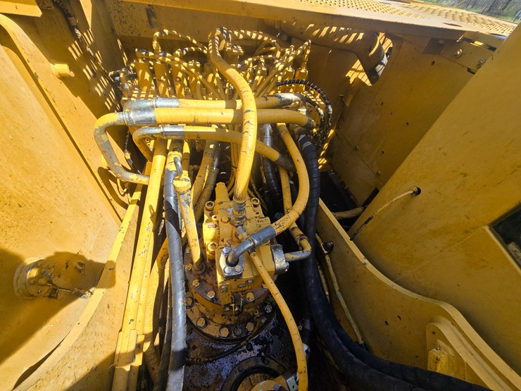 2003-caterpillar-320c-image-42