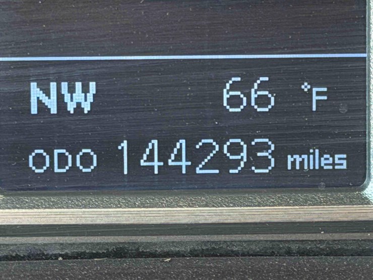 2015-toyota-4-runner-image-15