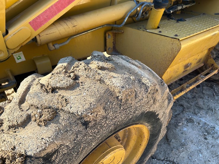 2005-caterpillar-420d-image-20