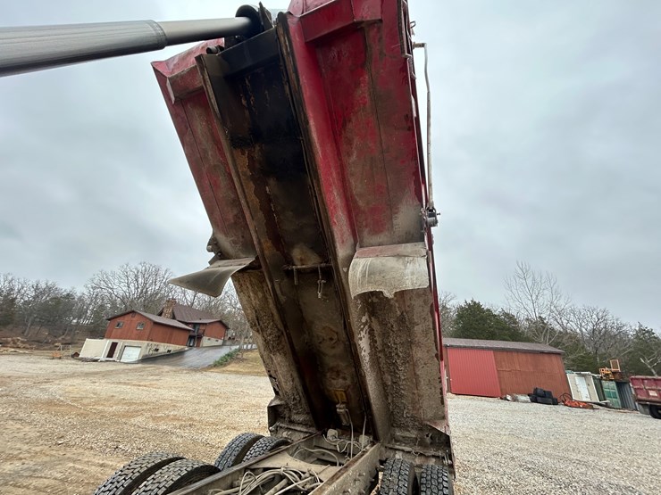 2001-mack-rd688s-image-30