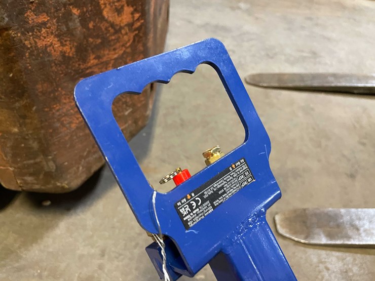 #2446-•-pneumatic-5-ton-lift-capacity-air-jack-(pr12)-image-5