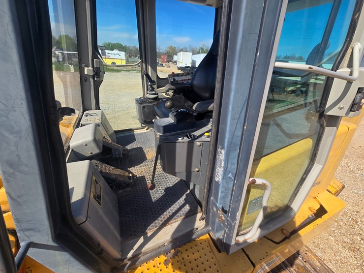 2004-deere-755c-image-39