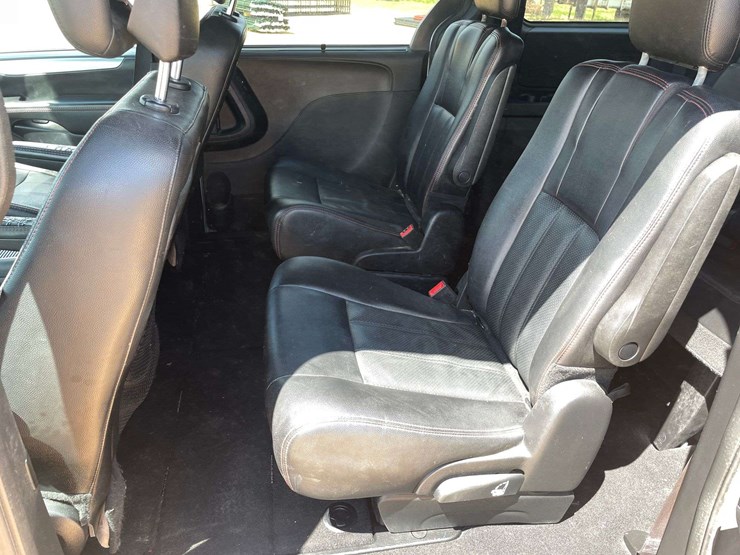 2019-dodge-grand-caravan-gt-image-14