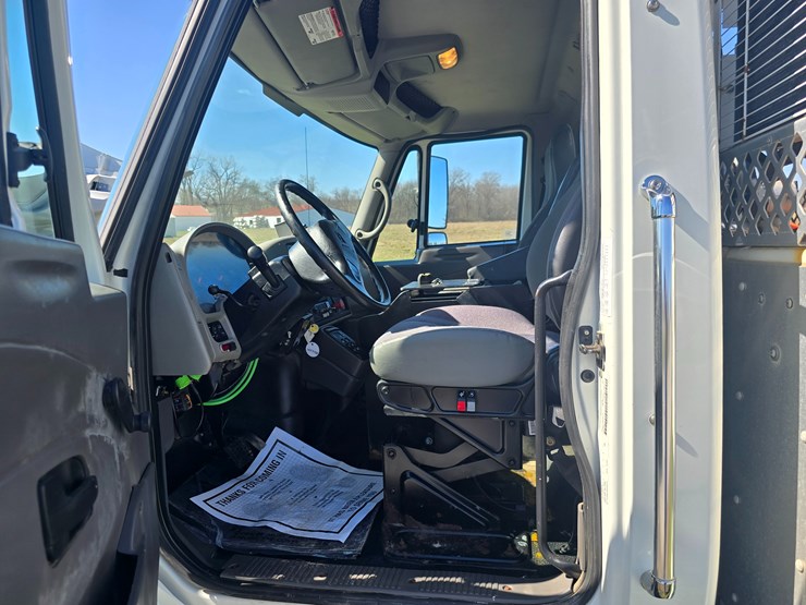 2008-international-durastar-4300-image-54