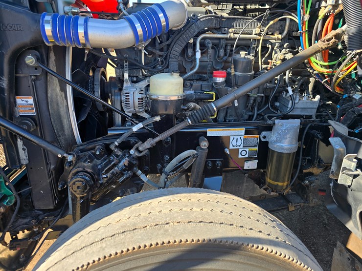 2019-peterbilt-567-image-28