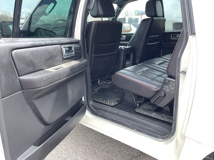 2008-lincoln-navigator-image-46