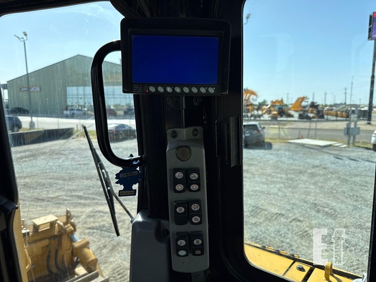 2016-caterpillar-d6t-lgp-image-25