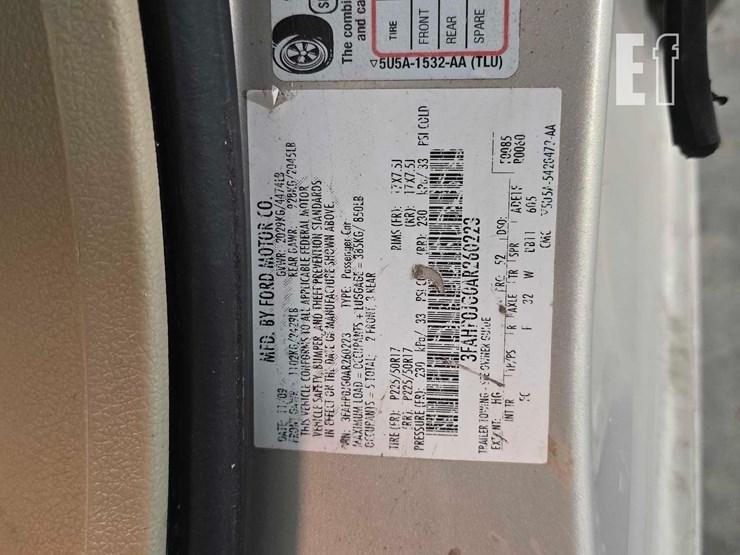 2010-ford-fusion-image-26