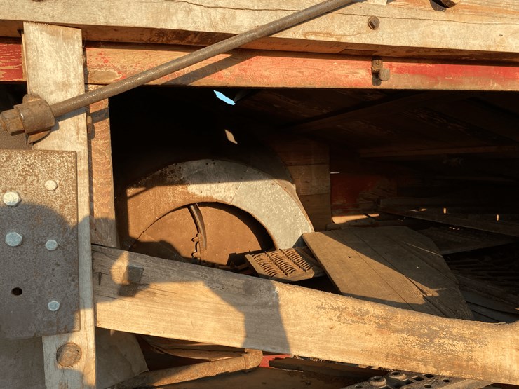 1911-russell-36-x-60-wood-threshing-machine-image-7