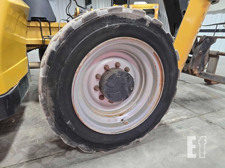 2013-caterpillar-tl943c-image-31