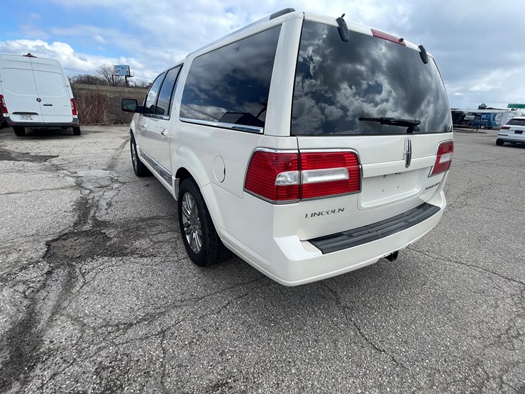 2008-lincoln-navigator-image-5