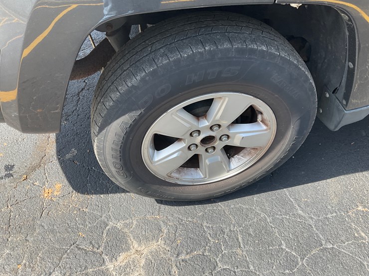 2011-jeep-liberty-image-9