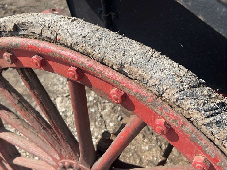 international-highwheeler-image-23