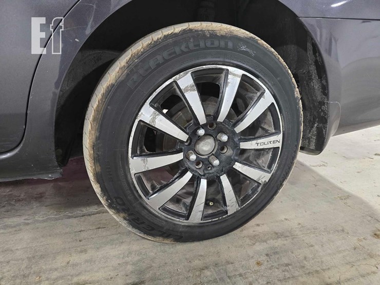 2015-nissan-versa-image-19