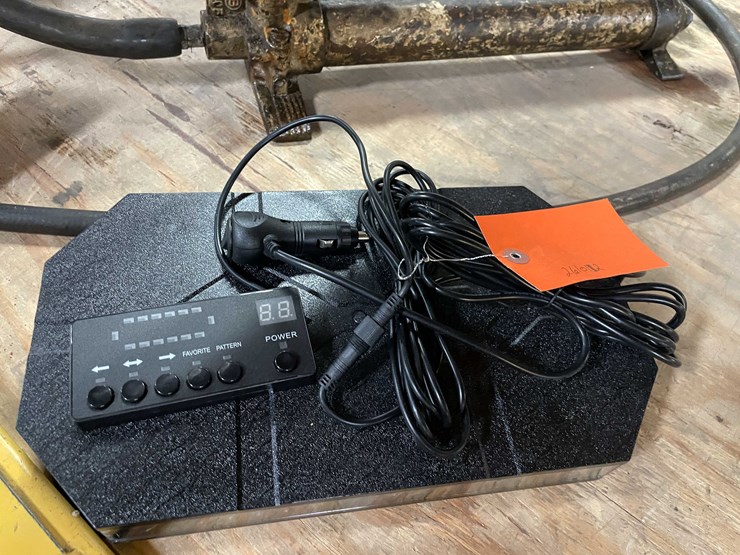 #2419-•-amber-led-strobe-light-(pr12)-image-2