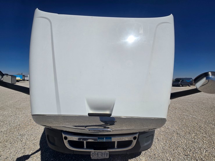 2014-freightliner-cascadia-125-image-43