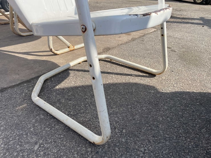 #7024-•-(4)-vintage-metal-patio-chairs-(o4)-image-5