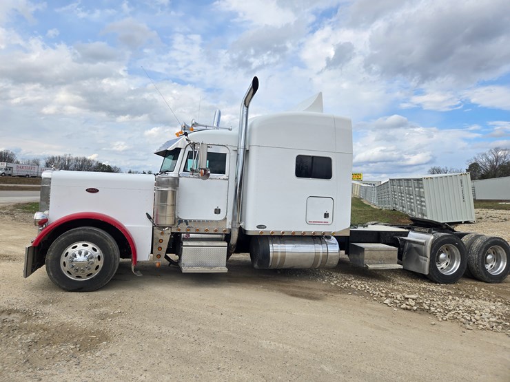 2000-peterbilt-379-image-6