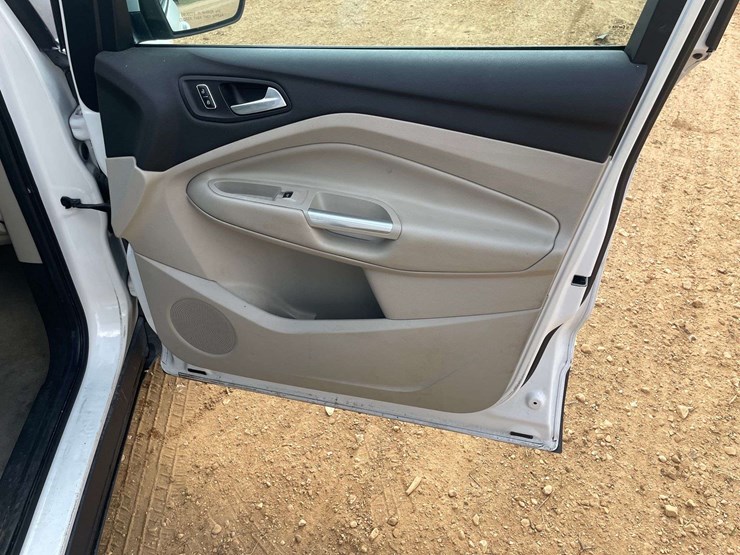 2014-ford-escape-image-17