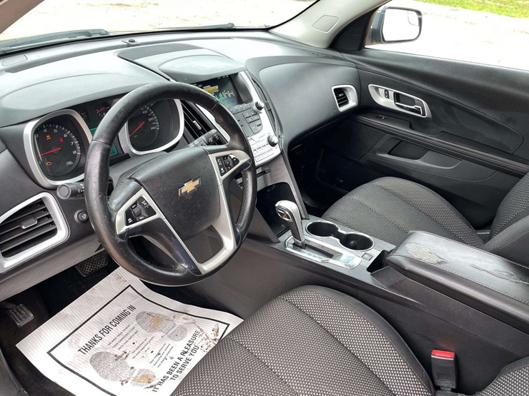 2015-chevrolet-equinox-lt-image-11