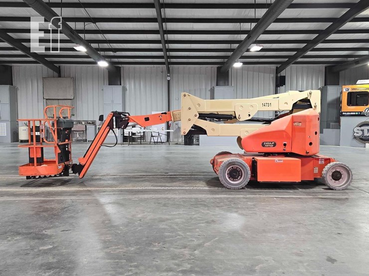 2015-jlg-e400ajpn-image-5