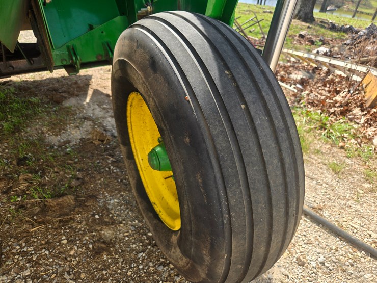 john-deere-630-image-26
