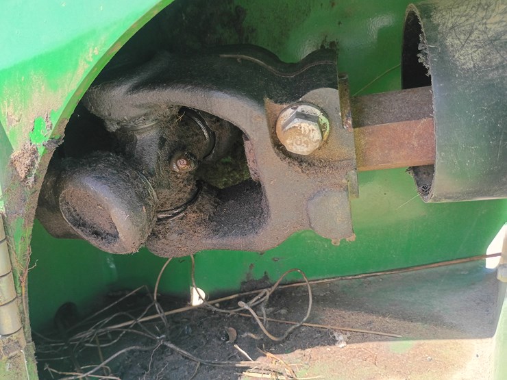 2013-john-deere-630-image-21