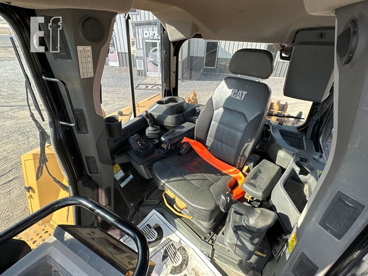 2019-caterpillar-d6-xe-lgp-image-16