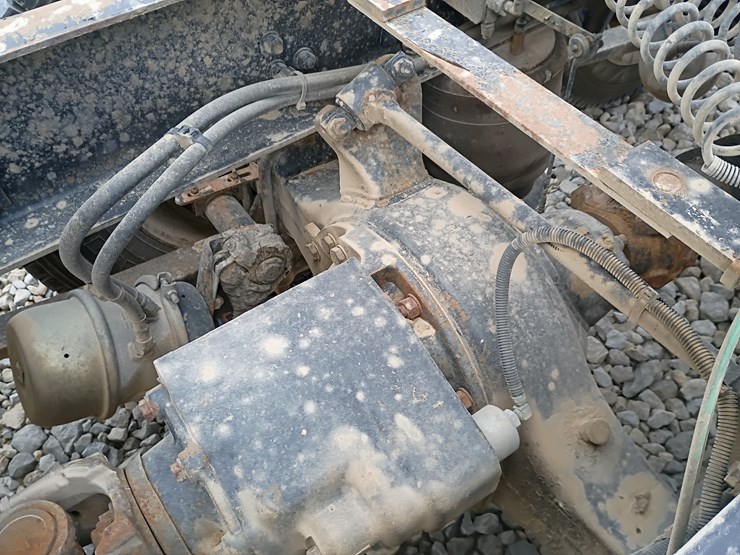 2009-freightliner-cascadia-125-image-96